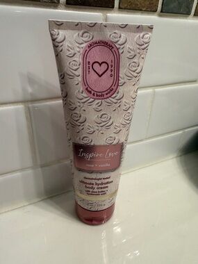 Bath & Body Works Inspire Love Rose + Vanilla Pink Hydrating Body Cream